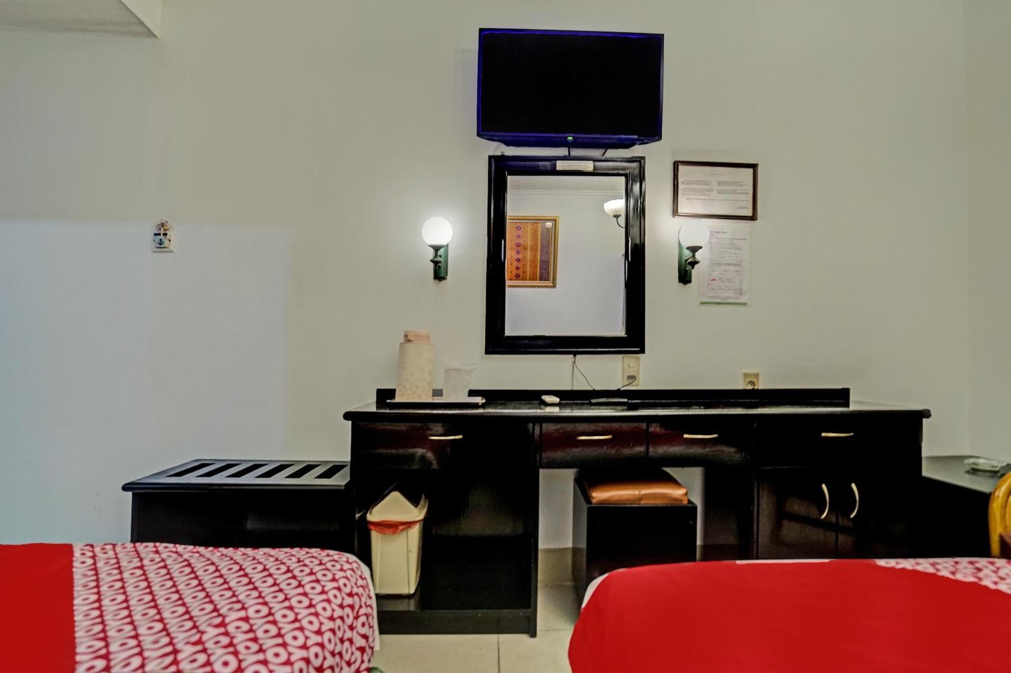 Super Oyo 91805 Hotel Wisma Bari Palembang Exterior photo